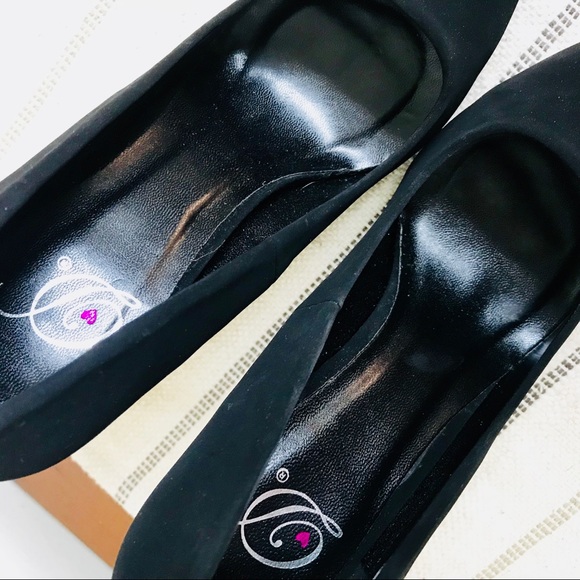 Pointed toe heels - Picture 4 of 6